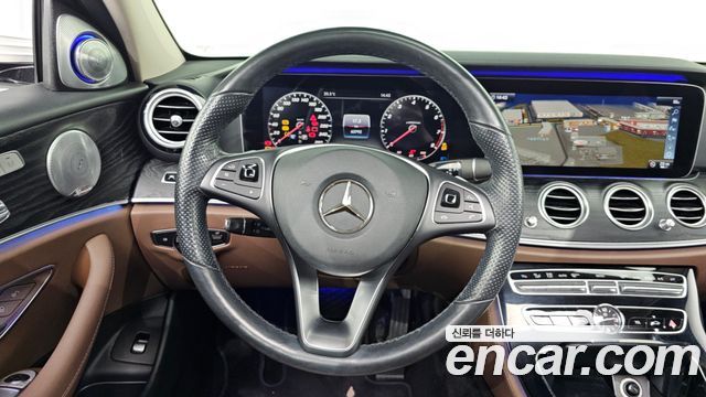 Mercedes-Benz E-Class E300 4MATIC Avnatgarde