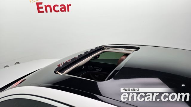 Mercedes-Benz E-Class E300 4MATIC Avnatgarde