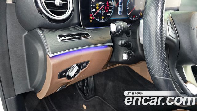 Mercedes-Benz E-Class E300 4MATIC Avnatgarde