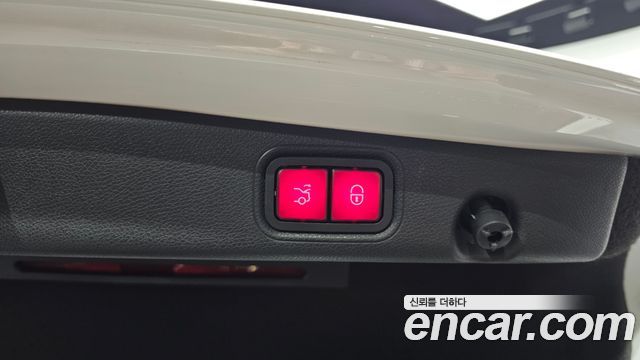 Mercedes-Benz E-Class E300 4MATIC Avnatgarde