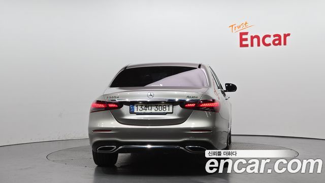 Mercedes-Benz E-Class E220d 4MATIC AMG Line