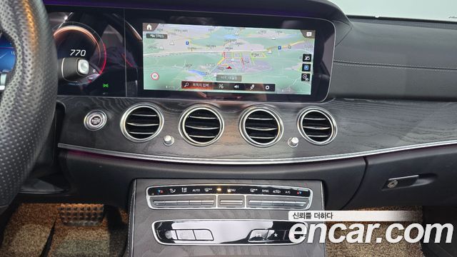Mercedes-Benz E-Class E220d 4MATIC AMG Line