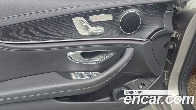 Mercedes-Benz E-Class E220d 4MATIC AMG Line
