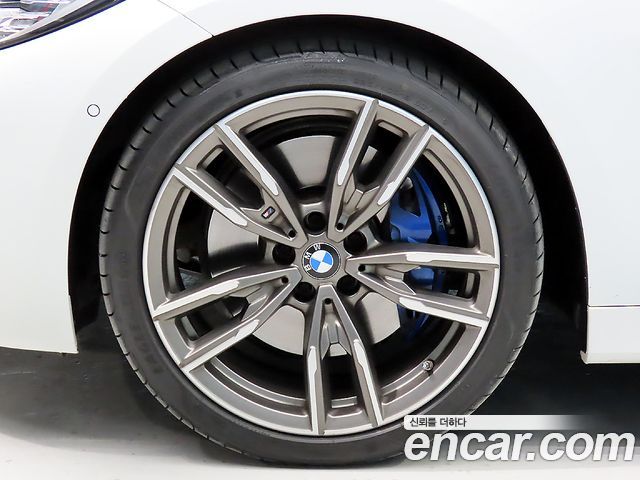 BMW 4-Series M440i xDrive Coupe