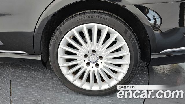 Mercedes-Benz E-Class E300 Elegance