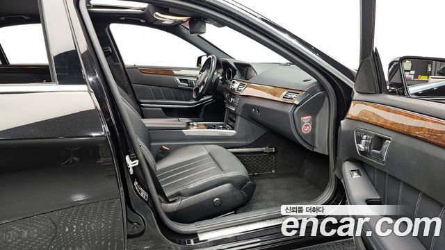 Mercedes-Benz E-Class E300 Elegance