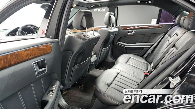 Mercedes-Benz E-Class E300 Elegance
