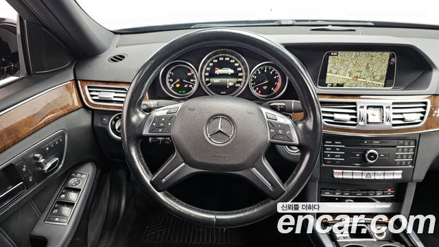 Mercedes-Benz E-Class E300 Elegance