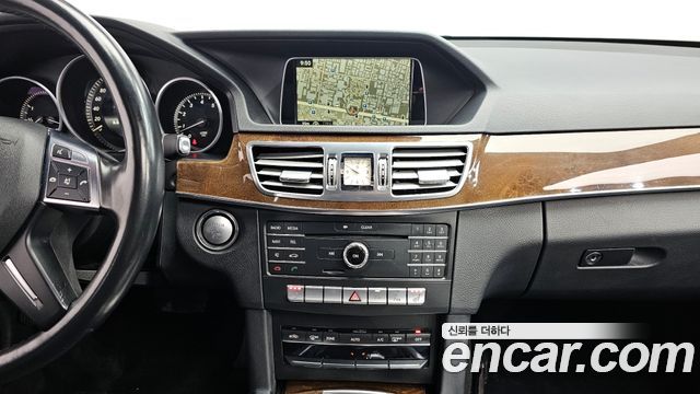 Mercedes-Benz E-Class E300 Elegance
