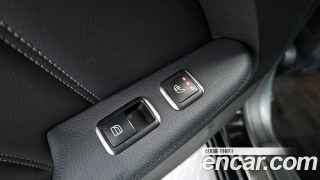 Mercedes-Benz E-Class E300 Elegance