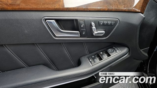 Mercedes-Benz E-Class E300 Elegance