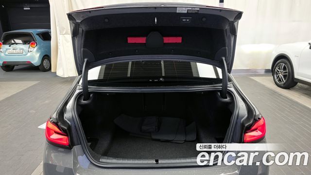 BMW 5-Series 530i M Sport Package