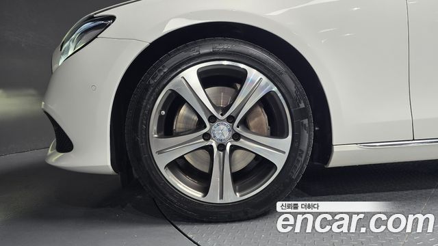 Mercedes-Benz E-Class E300 Avantgarde