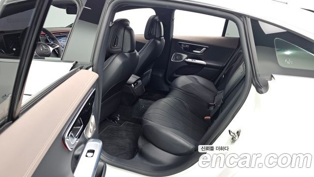 Mercedes-Benz EQE EQE350+