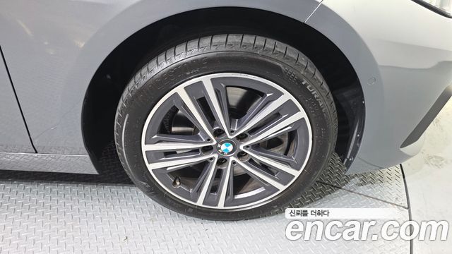 BMW 2-Series 220i Advantage