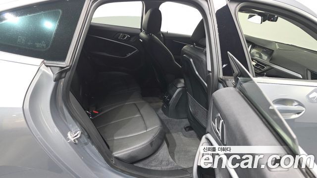 BMW 2-Series 220i Advantage