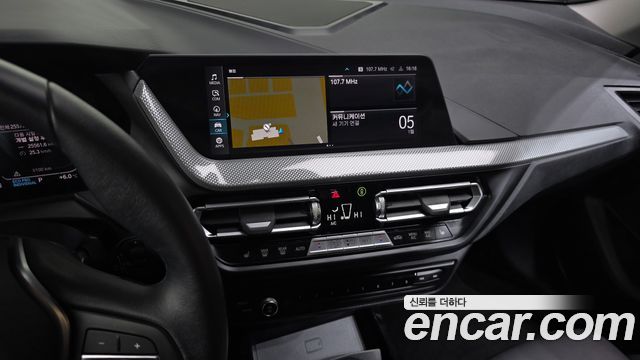 BMW 2-Series 220i Advantage