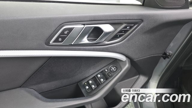 BMW 2-Series 220i Advantage