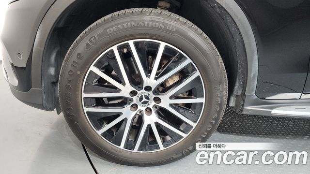 Mercedes-Benz GLC-Class GLC300e 4MATIC