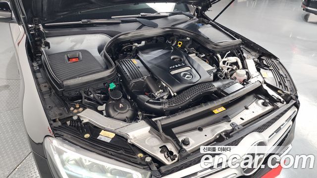 Mercedes-Benz GLC-Class GLC300e 4MATIC