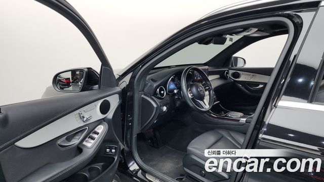 Mercedes-Benz GLC-Class GLC300e 4MATIC