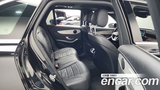 Mercedes-Benz GLC-Class GLC300e 4MATIC