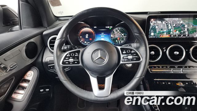 Mercedes-Benz GLC-Class GLC300e 4MATIC
