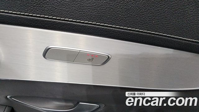 Mercedes-Benz GLC-Class GLC300e 4MATIC