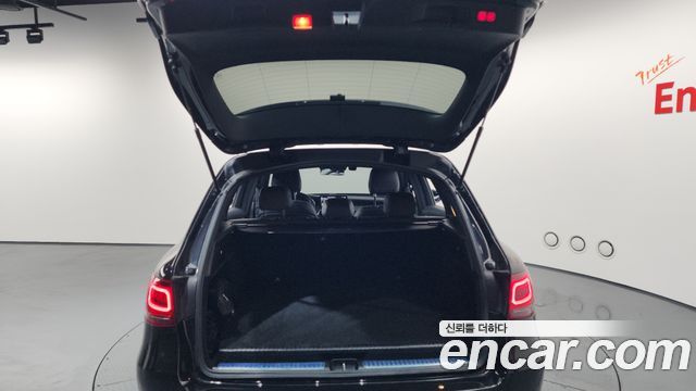 Mercedes-Benz GLC-Class GLC300e 4MATIC