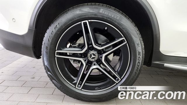 Mercedes-Benz GLC-Class GCL300 4MATIC Coupe