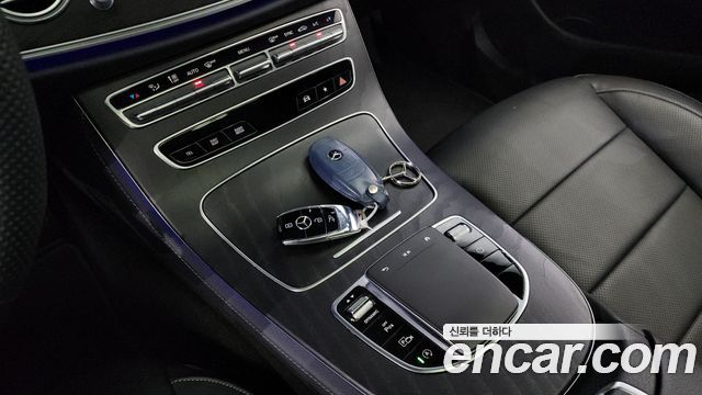 Mercedes-Benz E-Class E220d 4MATIC AMG Line