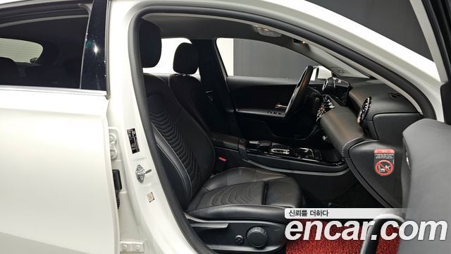 Mercedes-Benz A-Class A220 Hatchback