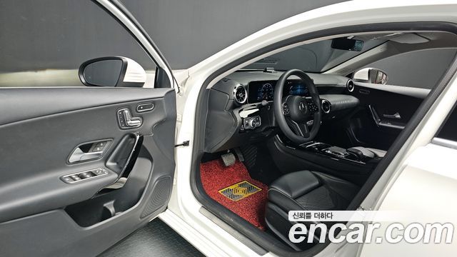 Mercedes-Benz A-Class A220 Hatchback