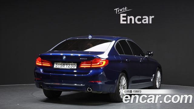 BMW 5-Series 520i Luxury