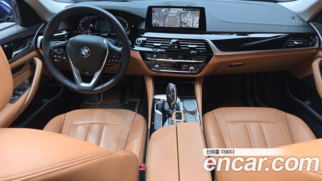 BMW 5-Series 520i Luxury