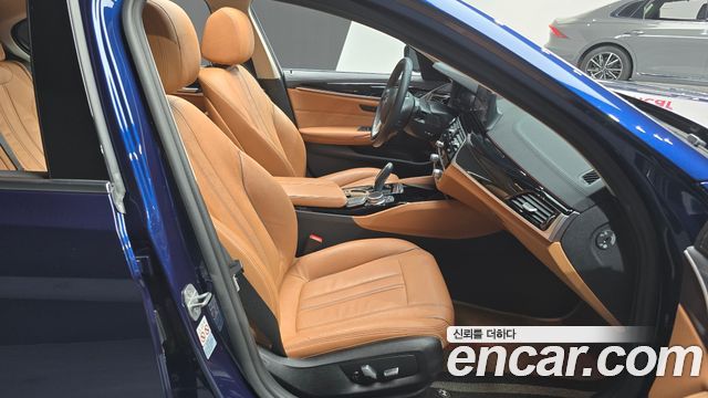 BMW 5-Series 520i Luxury