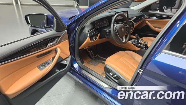 BMW 5-Series 520i Luxury