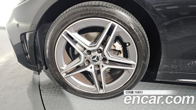 Mercedes-Benz C-Class C200 AMG Line