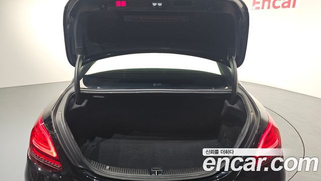 Mercedes-Benz C-Class C200 AMG Line