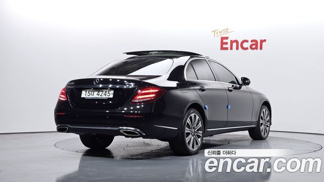 Mercedes-Benz E-Class E400 4MATIC Exclusive