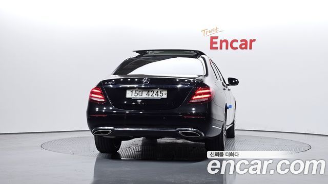Mercedes-Benz E-Class E400 4MATIC Exclusive