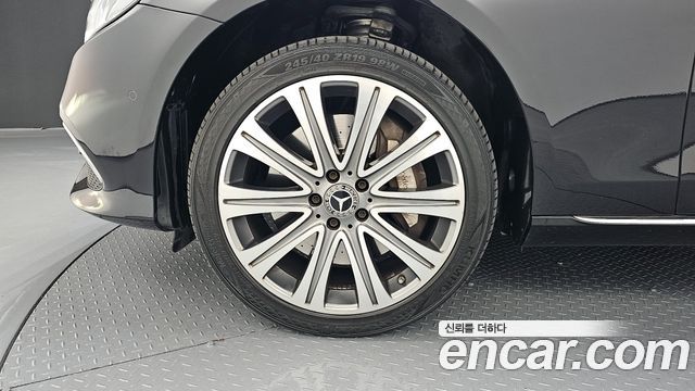 Mercedes-Benz E-Class E400 4MATIC Exclusive