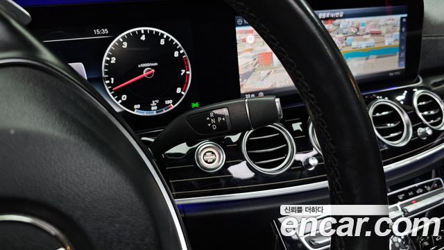 Mercedes-Benz E-Class E400 4MATIC Exclusive