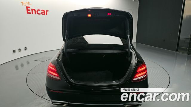 Mercedes-Benz E-Class E400 4MATIC Exclusive