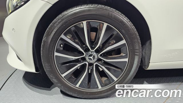 Mercedes-Benz C-Class C200