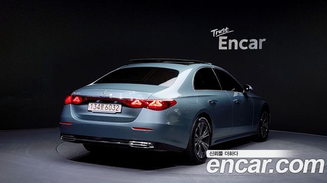 Mercedes-Benz E-Class E200 Avantgarde