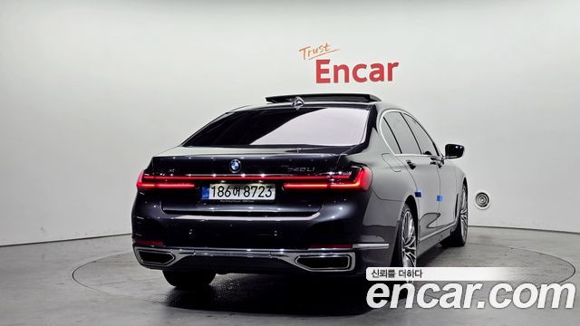 BMW 7-Series 740Li xDrive Design Pure Excellence