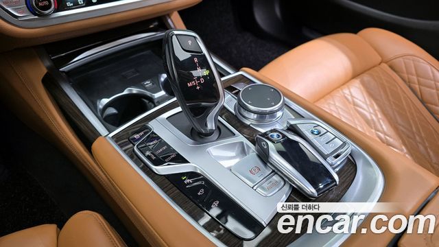 BMW 7-Series 740Li xDrive Design Pure Excellence