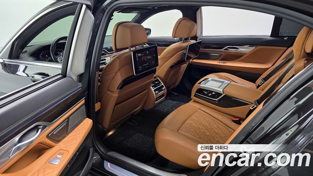 BMW 7-Series 740Li xDrive Design Pure Excellence