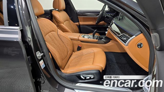 BMW 7-Series 740Li xDrive Design Pure Excellence